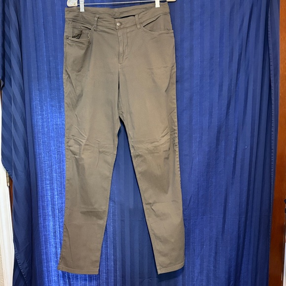 lululemon athletica Men's Dark Gray/Olive green Chinos - Picture 1 of 7